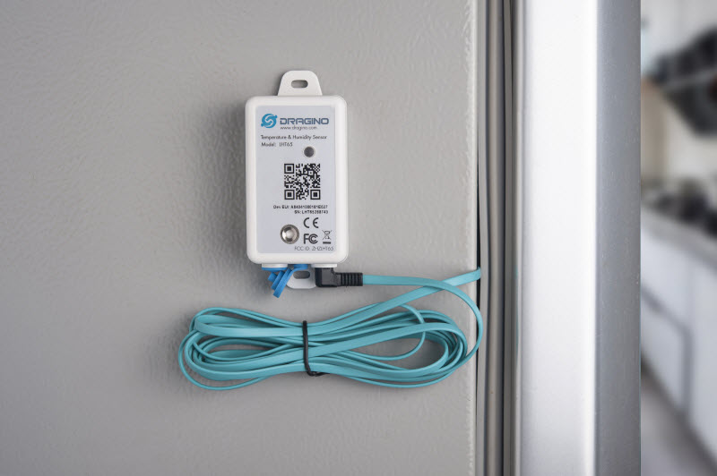 New design  built-in 2400mAh 868/915/923Mhz LoRa Humidity and Temperature Sensor